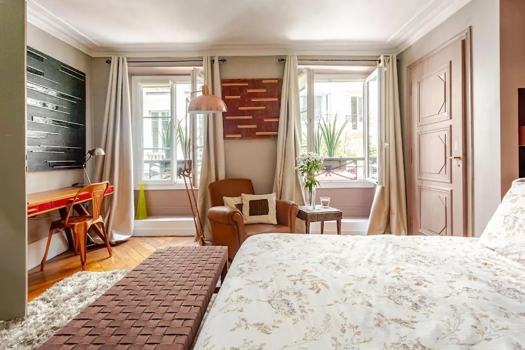 Miro Mirage Apartment Paris France