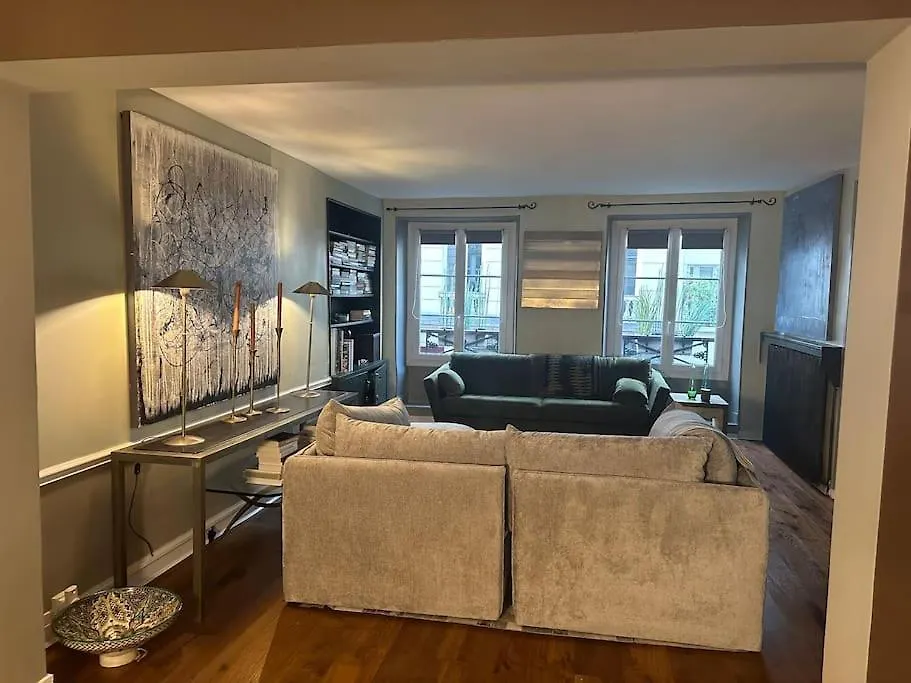 Miro Mirage Apartment Paris France